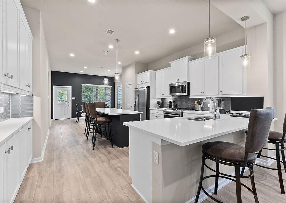 1st image of 542 Maybella Forest Dr