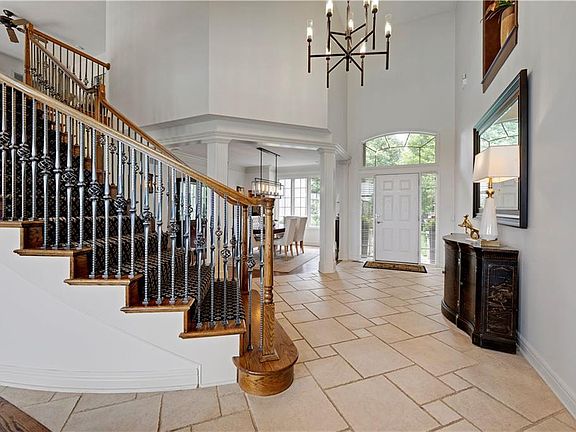 4th image of 13816 Horton Dr
