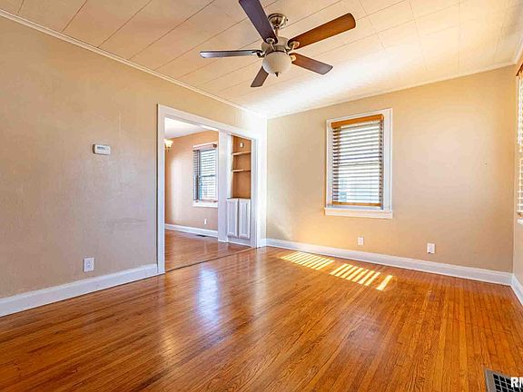 5th image of 2117 W Richwoods Blvd