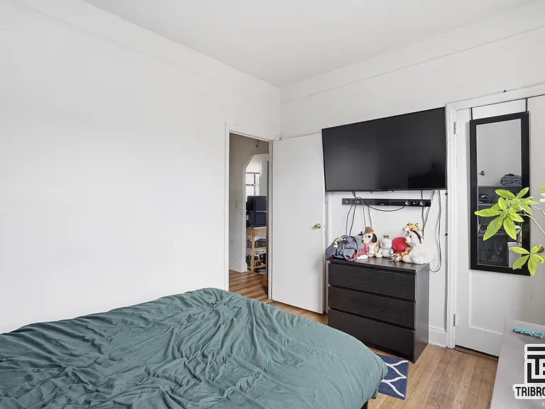 258 E 112th St #3C — Photo 2