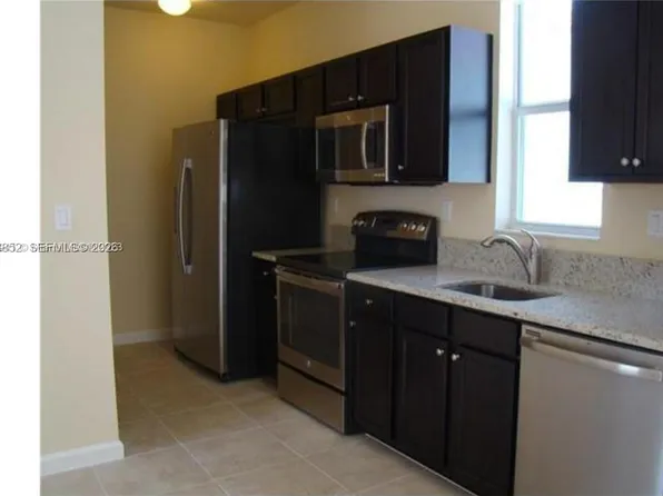 17120 SW 95th Ter, Miami, FL 33196