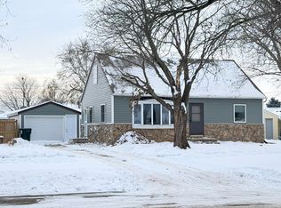 2032 Valleyhigh Dr NW, Rochester, MN 55901