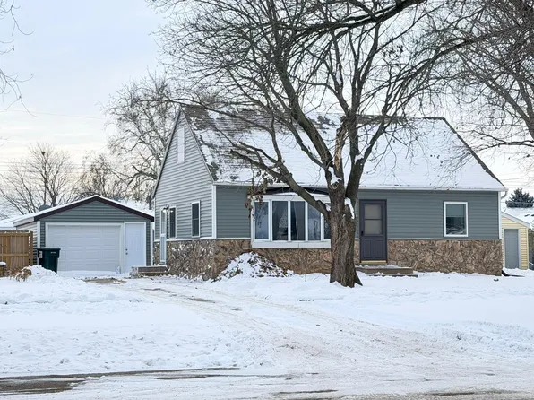 2032 Valleyhigh Dr NW, Rochester, MN 55901