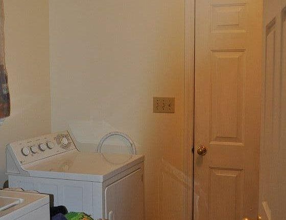 4th image of 141 Pickett Ave