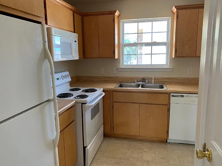 101 Hall St #121 — Photo 5
