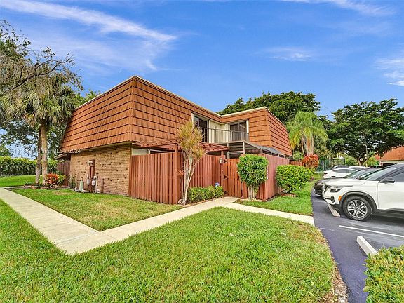 2nd image of 11920 SW 13th Ct #11920
