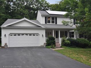 28 Pine Hill Dr, Cranston, RI 02921