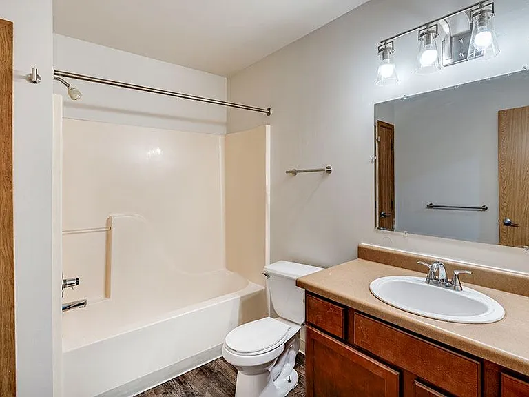 3622 Hess Ave — Photo 6