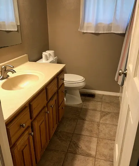 1143 N Turner Ave — Photo 9