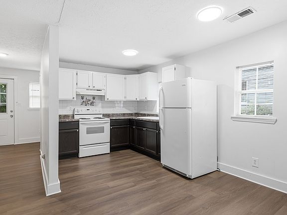 4th image of 5107 Reed Ave