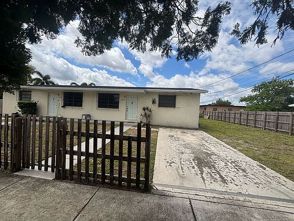 3rd image of 3992 NW 159th St