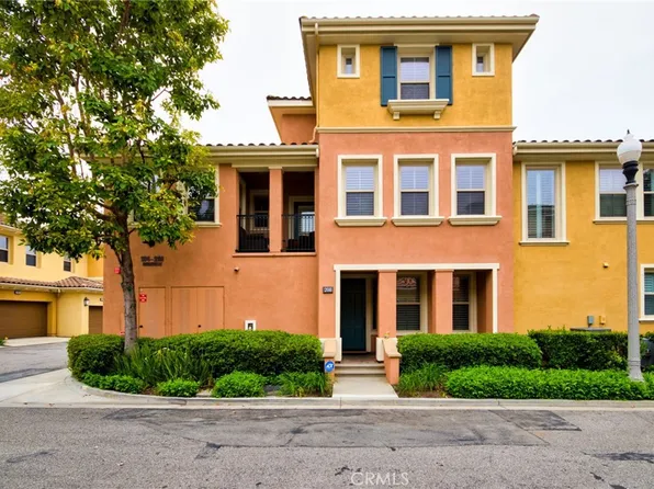 208 Guinevere, Irvine, CA 92620