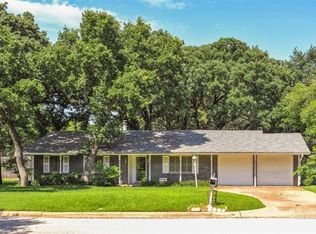 1006 Glenwick Ln, Arlington, TX 76012