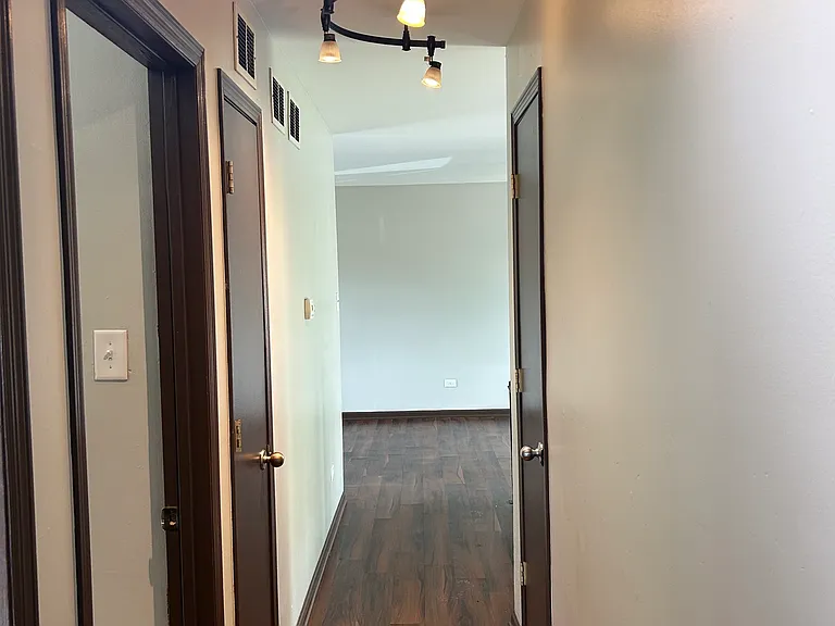 18116 Orleans Dr — Photo 6