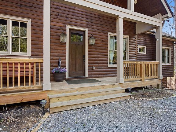 2nd image of 821 Echo Rd