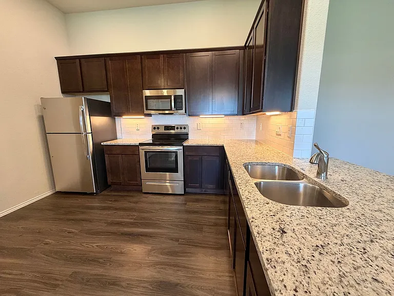 Come live in Knox Ridge! — Photo 27