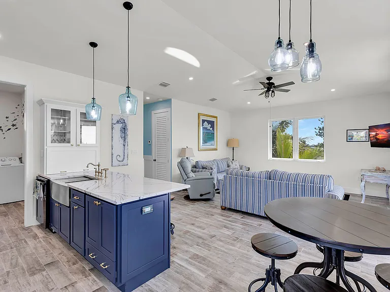 9 Beach Dr — Photo 8