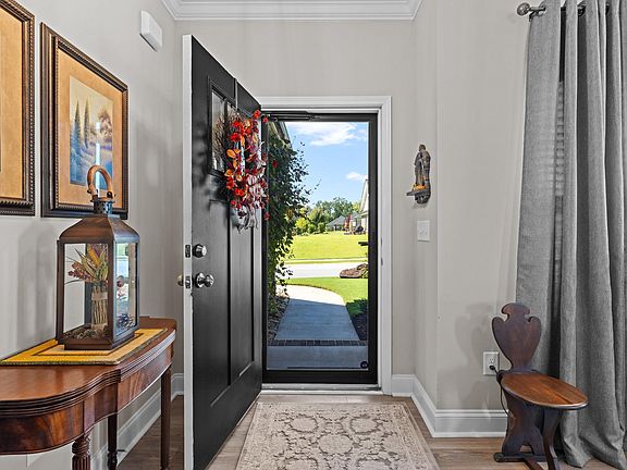5th image of 120 Silverlimb Ln