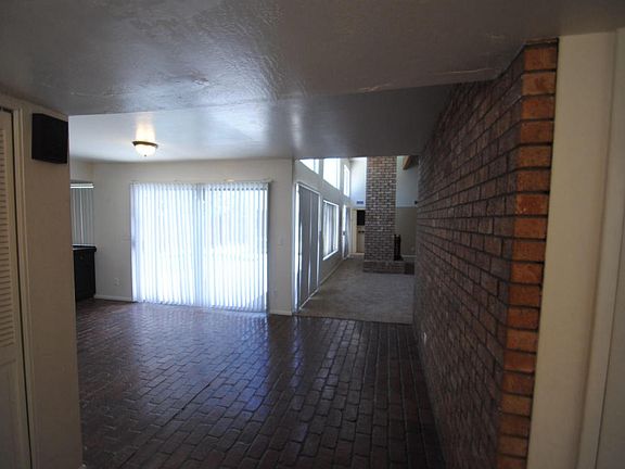 3rd image of 4902 W Puget Ave