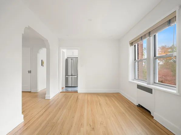 5430 Netherland Avenue image 17 of 23