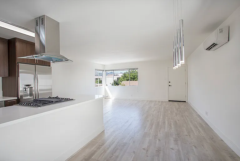 377 W Lexington Dr #9 — Photo 7