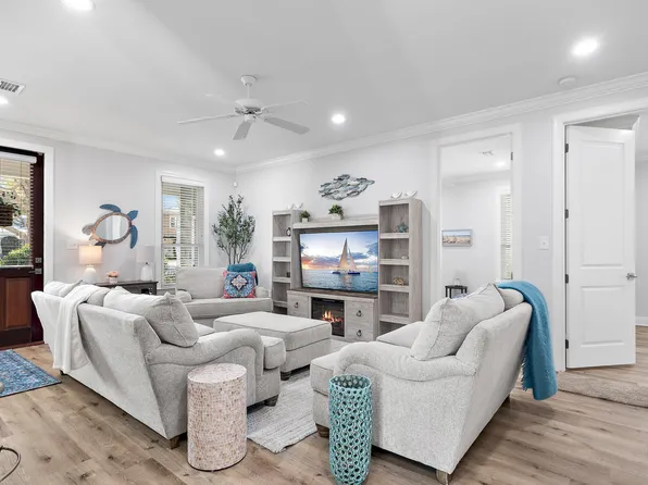 2047 Crystal Lake Dr, Miramar Beach, FL 32550