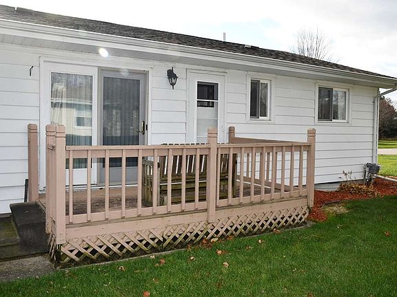 3rd image of 5457 Maxine Ct