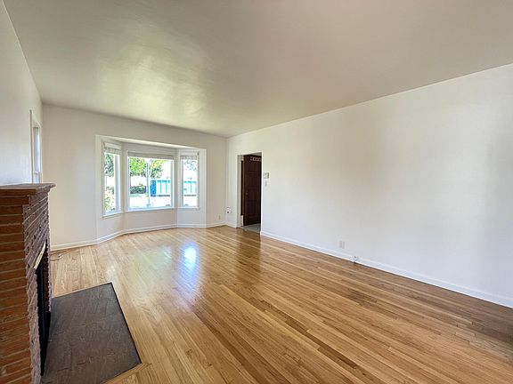 3rd image of 2127 Greenfield Ave