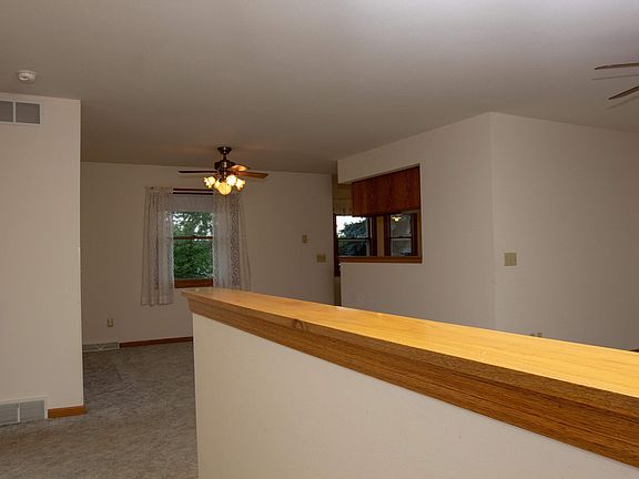 5th image of 565 Garfield Ave