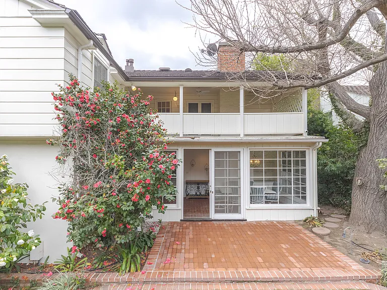 2150 S El Molino Ave — Photo 43