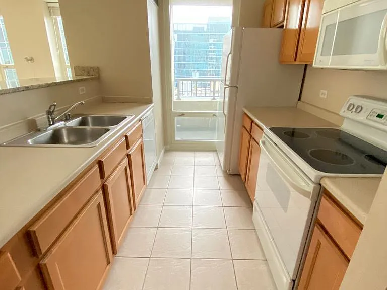 345 Lasalle Blvd #2608 — Photo 3