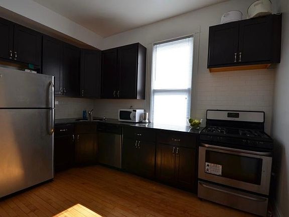 5th image of 3338 N Hoyne Ave APT 2