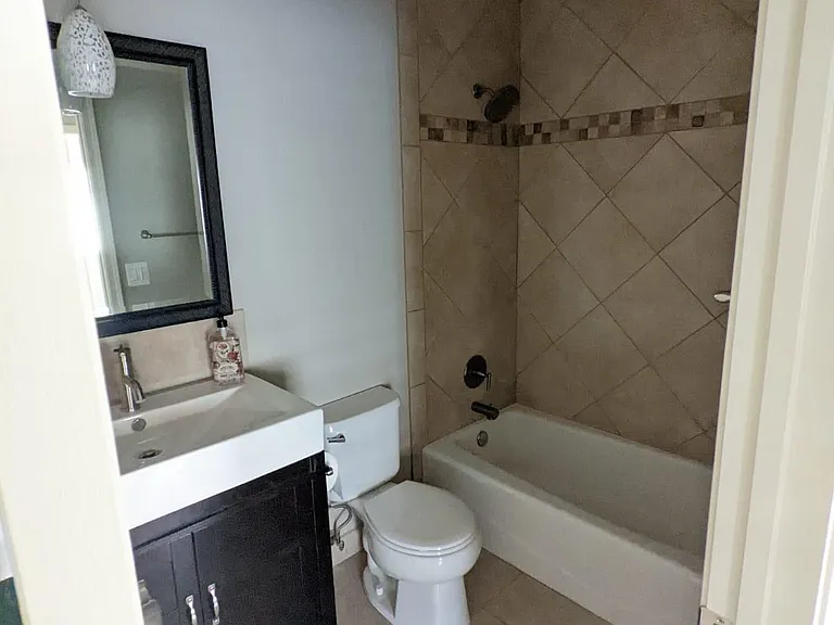 2075 W Riverside St — Photo 24