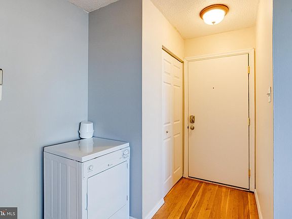 2nd image of 1101 Saint Paul St Unit 511