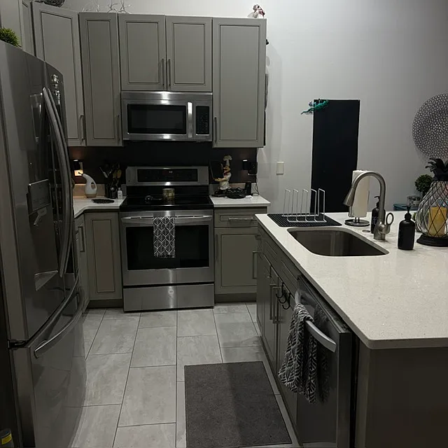3 bed, 1200 sqft, $1,695 — Photo 3