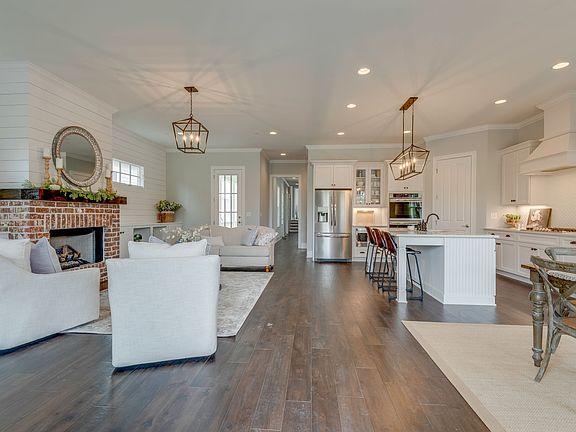 2nd image of 233 Stephens Valley Blvd #105