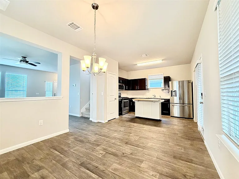 10502 Fulton Ave — Photo 8