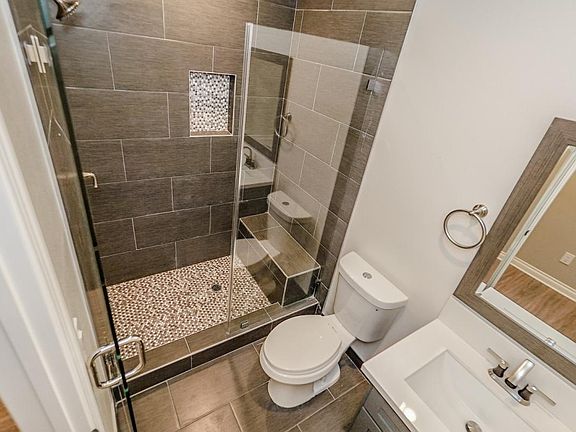 5th image of 4508 Esmeralda St #4510