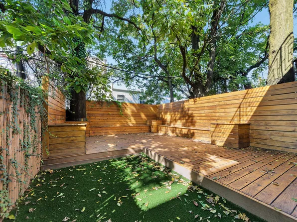 1085 Hancock Street image 14 of 37