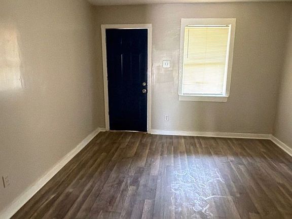 5th image of 1235 Latham St