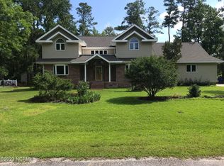 100 W White Oak St, Lake Waccamaw, NC 28450