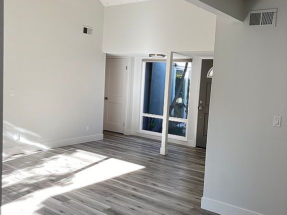3rd image of 1331 Lyonsville Ln