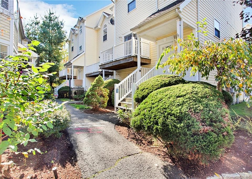 1st image of 54 Myrtle Ave #7