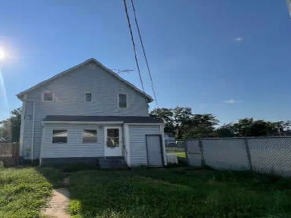 256 N Wildwood Ave, Kankakee, IL 60901