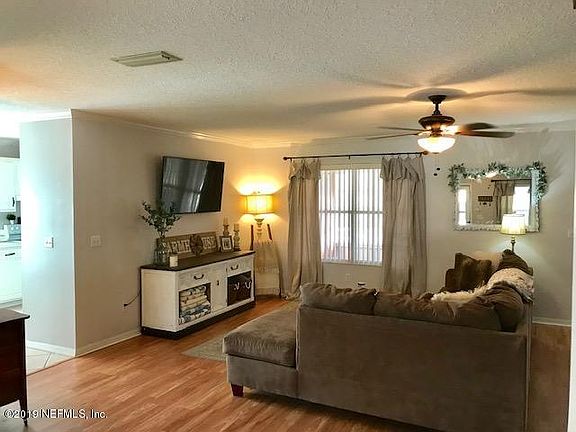 5th image of 1115 Meadows Dr