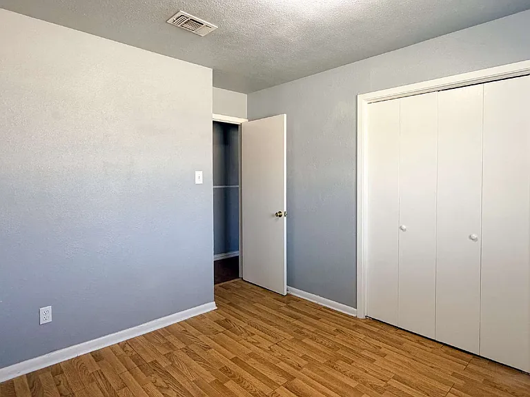 604 Mesquite Ave — Photo 15