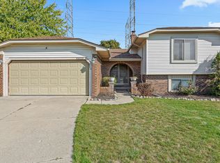 44320 Harsdale Ct, Canton, MI 48187