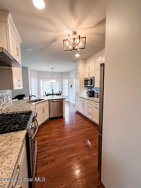5th image of 928 Mac Arthur Drive