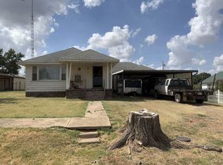 425 W Broadway St, Okeene, OK 73763