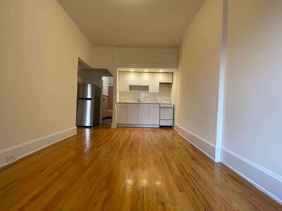 2nd image of 36 W 90th St #4B10